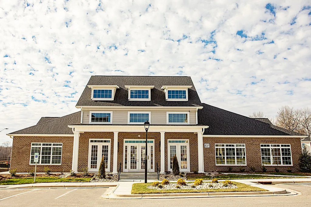 The Grand at Union Cross — Photo 4