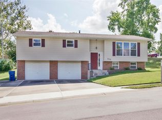 656 Nancy Dr, Saint Charles, MO 63301