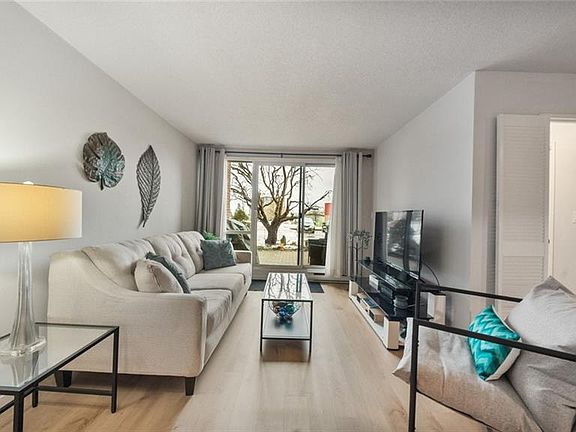 5th image of 36 Hayhurst Rd #136