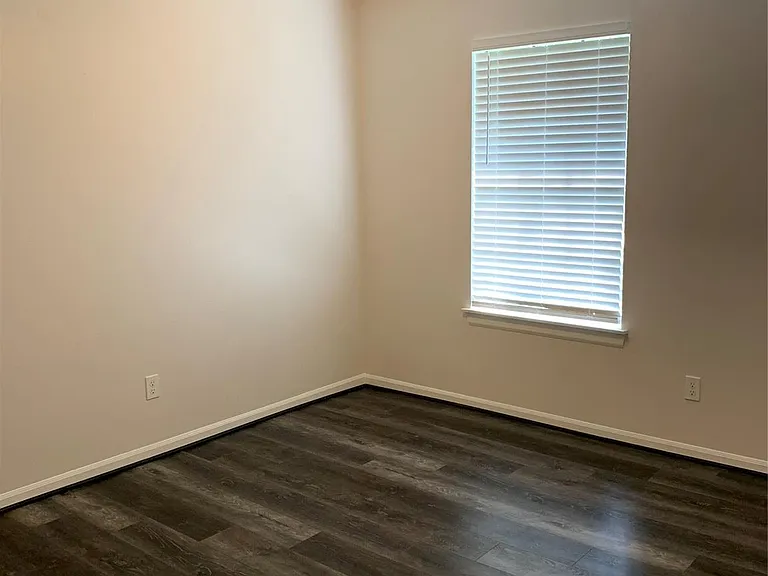 3422 Creek Manor Dr — Photo 9