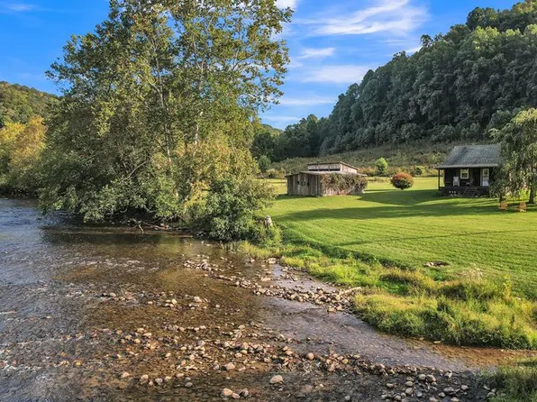 28604 Fork River Rd, Saltville, VA 24370