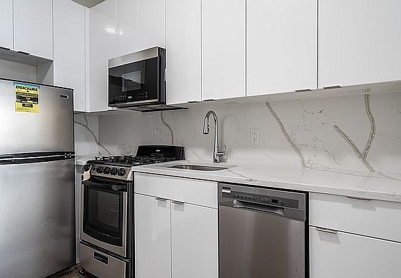 5th image of 322 E 55th St #1D