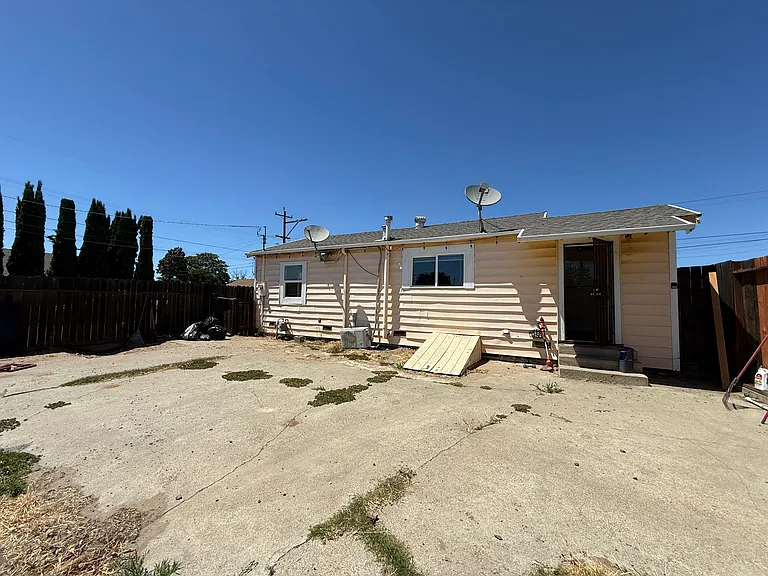 401 Star St — Photo 14