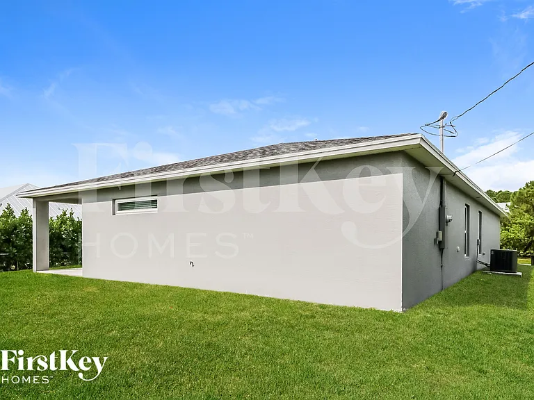 1771 SW Bismarck St — Photo 18