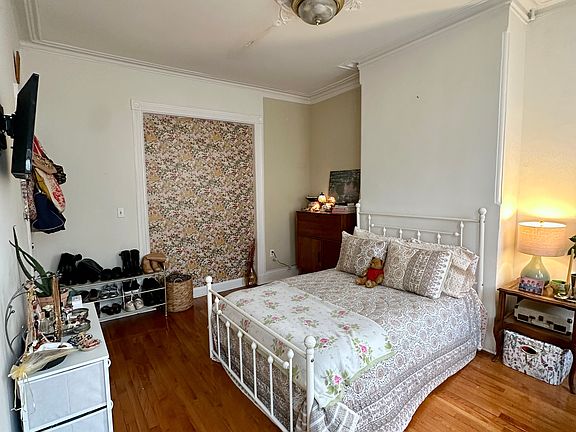 2nd image of 36 Lawton St APT 3