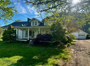 315 Shoals Falls Rd, Hendersonville, NC 28739