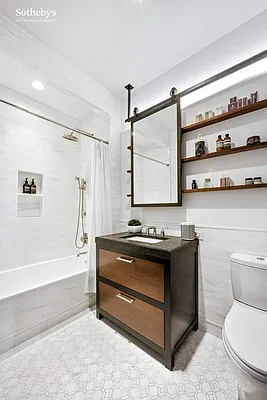 Sold by Sotheby's International Realty | media 10