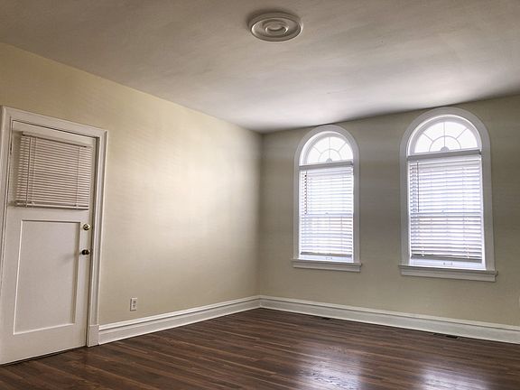 3rd image of 7520 Byron Pl APT 1E