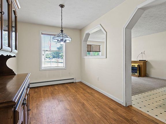 5th image of 41 Stockman Avenue