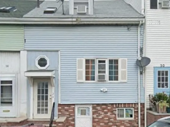 28 Lexington St, East Boston, MA 02128