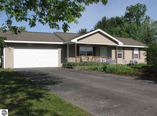 2068 Labrador Ln, Grawn, MI 49637