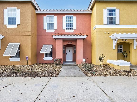 3rd image of 1066 Park Ridge Cir