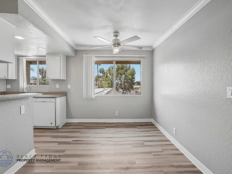 Rollingwood Apartments — Photo 9