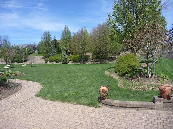 3rd image of 708 Rembrandt Cir