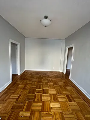 Rented by Chana Ofek, LREB | media 8