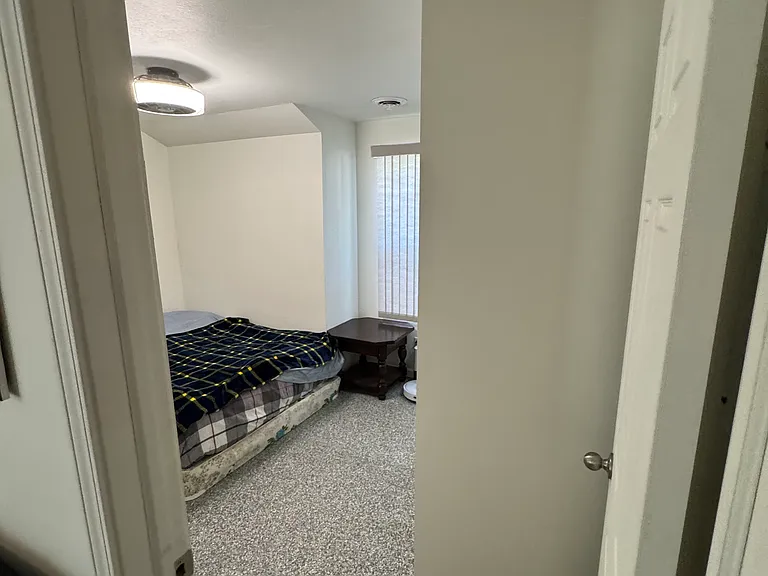 220 W Williams St — Photo 18