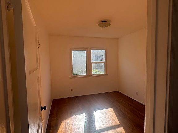 5th image of 3346 Colonial Ave