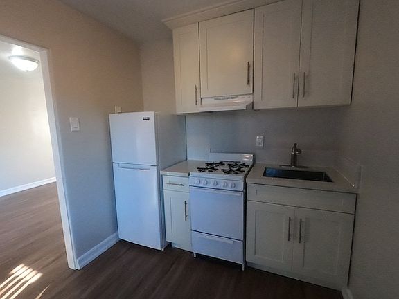 3rd image of 1414 Roosevelt Ave