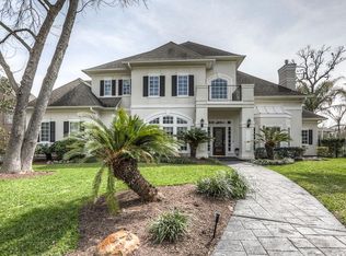 7702 Hunters Point Dr, Sugar Land, TX 77479