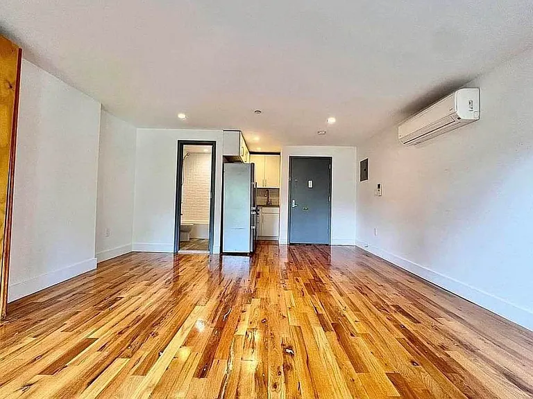 448 Jefferson Ave #4R — Photo 6