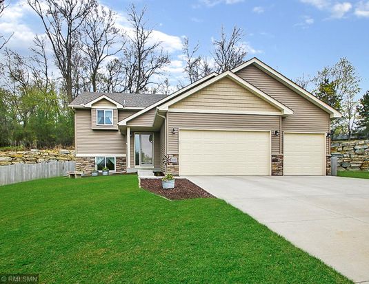 20449 Akin Cir, Farmington, MN 55024