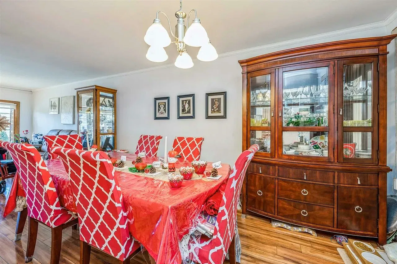 234 Pembrook Dr — Photo 4