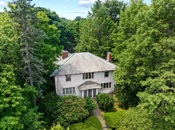 278 Clinton Rd, Brookline, MA 02445