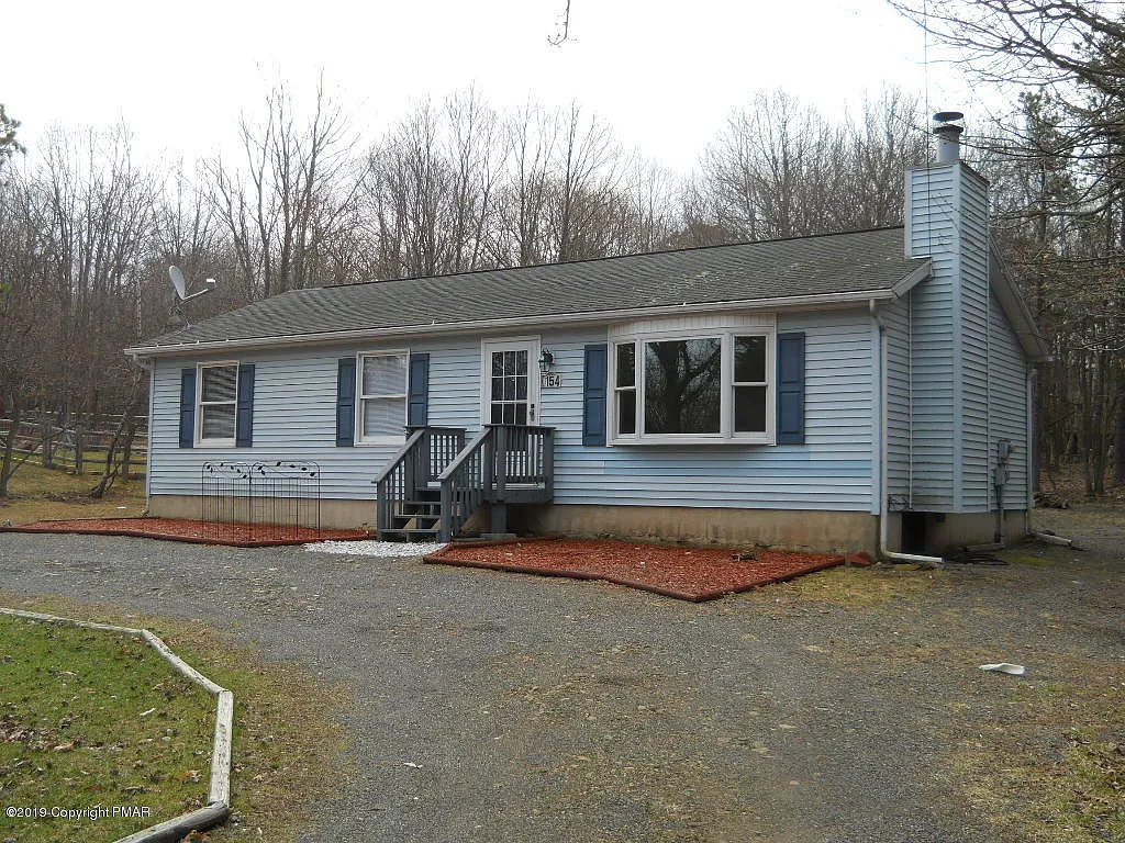 154 Crescent Way photo 1