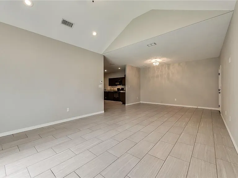 6037 Jennings St — Photo 8