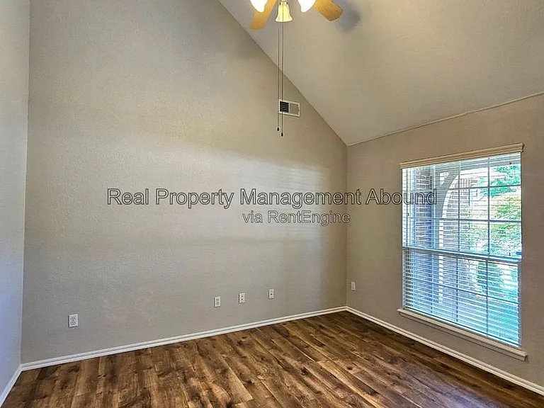 809 W Granger St — Photo 10