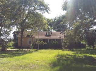 121 Hales Landing Ln, Bainbridge, GA 39817