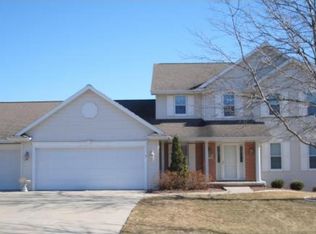 2420 Wandering Springs Cir, Green Bay, WI 54311