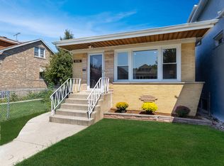 6136 W Barry Ave, Chicago, IL