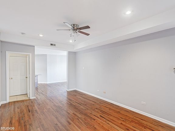 5th image of 5742 S King Dr Unit 3B