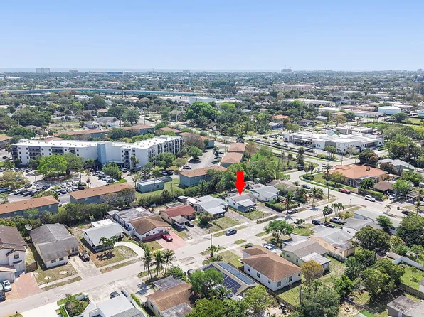 424 NW 2nd Ter, Deerfield Beach, FL 33441