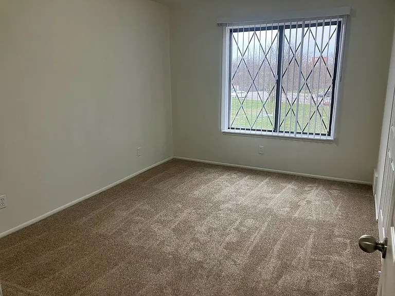 Charter Oaks Apartments — Photo 67
