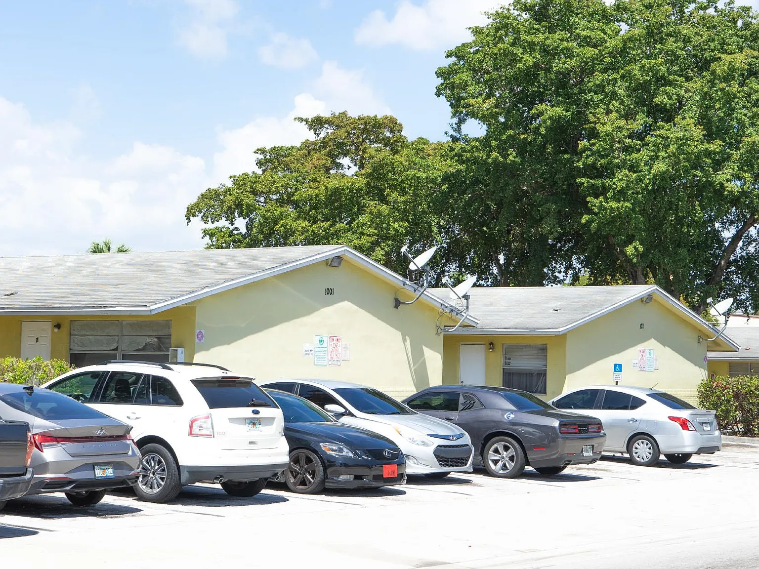 Pompano Garden Villas — Photo 1