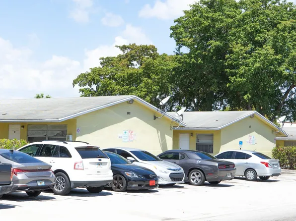 Pompano Garden Villas, 1001 NW 6th Ave #1011-9, Pompano Beach, FL 33060