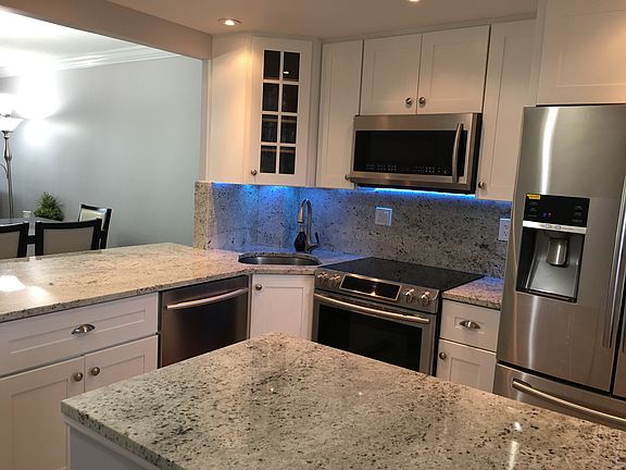 4th image of 1319 E Hillsboro Blvd APT 609