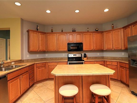 5th image of 9070 SE 121st Pl