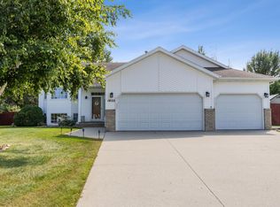 1822 33rd St S, Moorhead, MN 56560