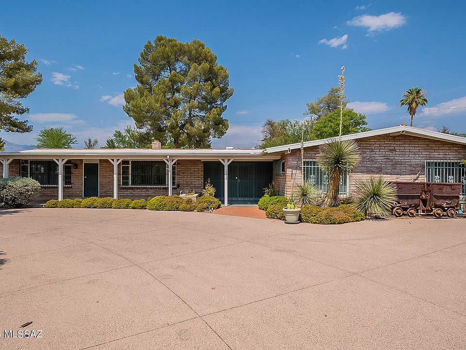 1st image of 2530 N Santa Lucia Dr