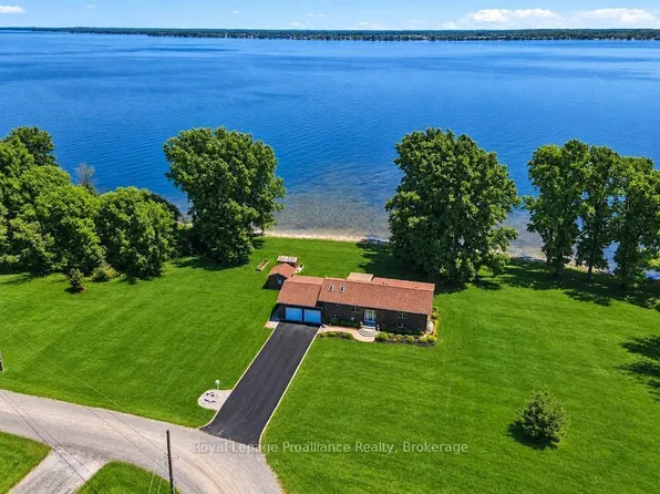 40 Wallbridge Cir, Prince Edward County, ON K8N 4Z7