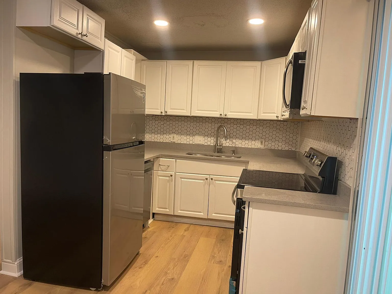 2 bed, 960 sqft, $1,400 — Photo 3