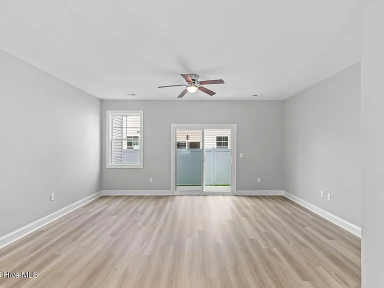 327 Starfish Ln — Photo 15