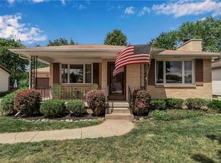 100 Cromwell Dr, Depew, NY 14043