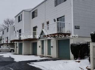 720 Pine Knolls Dr APT 6, Akron, OH 44310