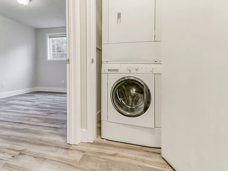 Edgewood Apartments in Vancouver, WA - 2 Bedrooms and 1 Bath — Photo 13