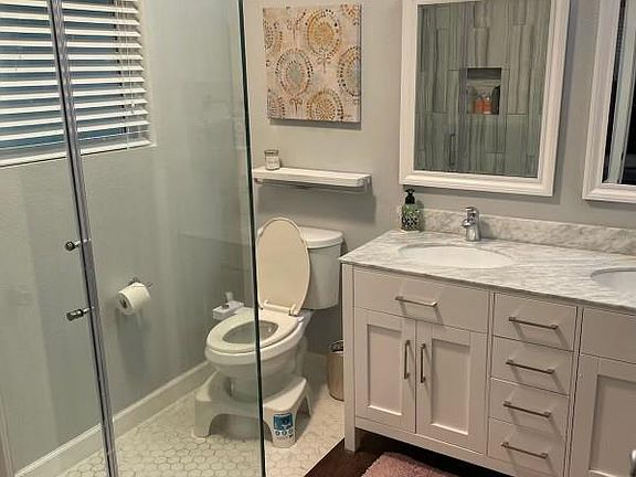 4th image of 5607 Berkman Dr