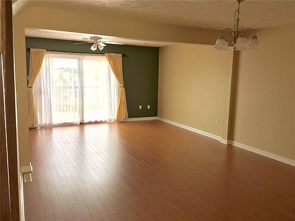 3rd image of 3011 Estate Dr